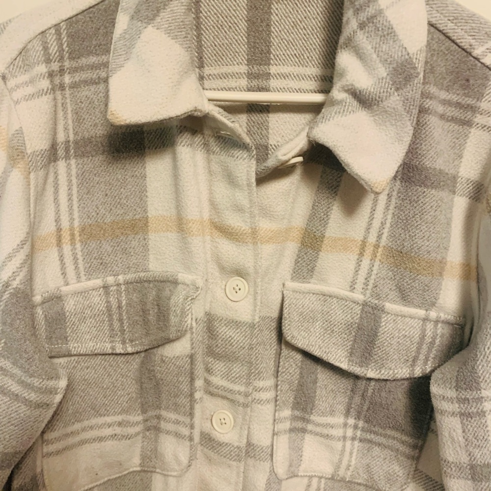 Woman’s George Plaid Button-Up Jacket - Picture 6 of 8